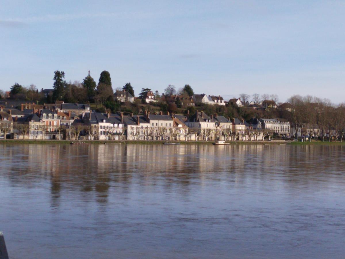 Hotel Bord de Loire à Gien Extérieur photo